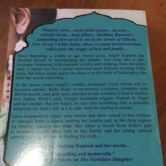 The Sari shop widow Shobhan Bantwal book novel - Picture 4 of 4